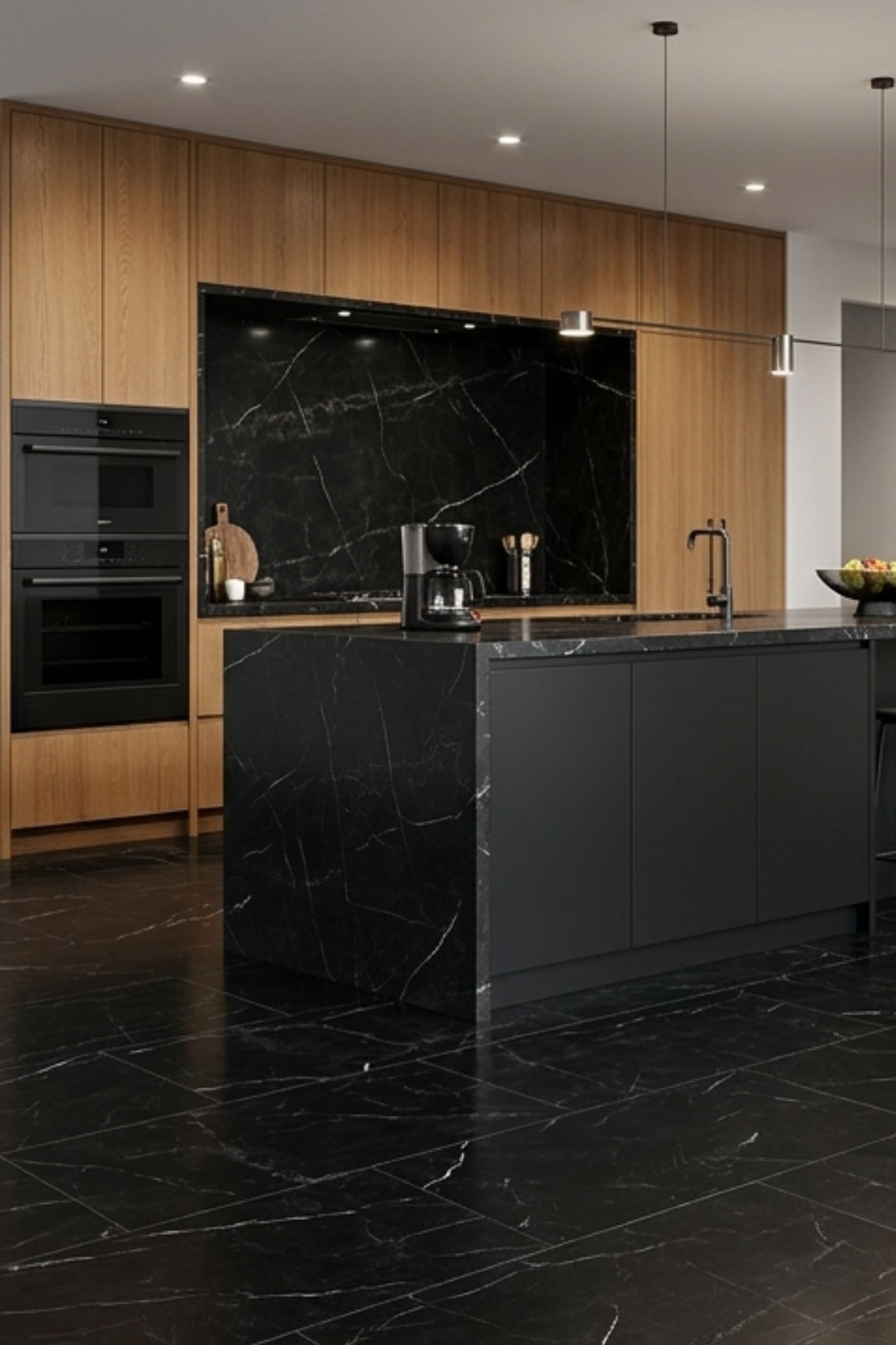 MEO CALACATTA BLACK 3479 magasfényű XL – Márvány, SPC / Vinyl padló