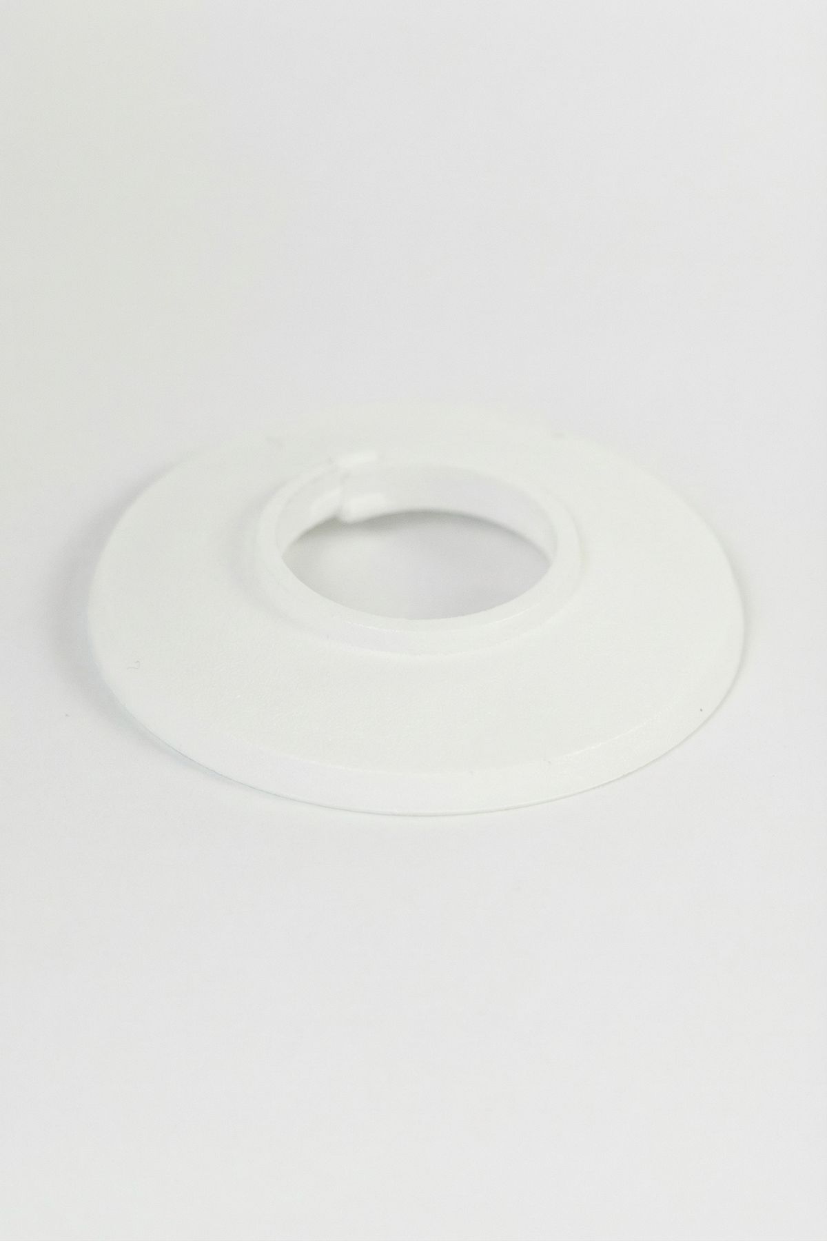 Csőrózsa PVC 22mm fehér