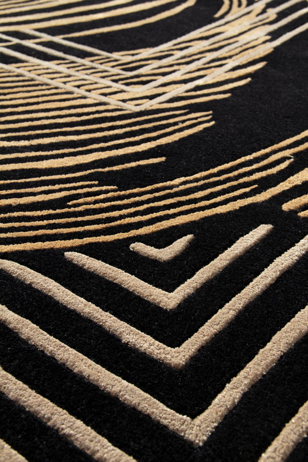 CarpetDeco Golden Wing 200x300 – fekete, Kézzel készült