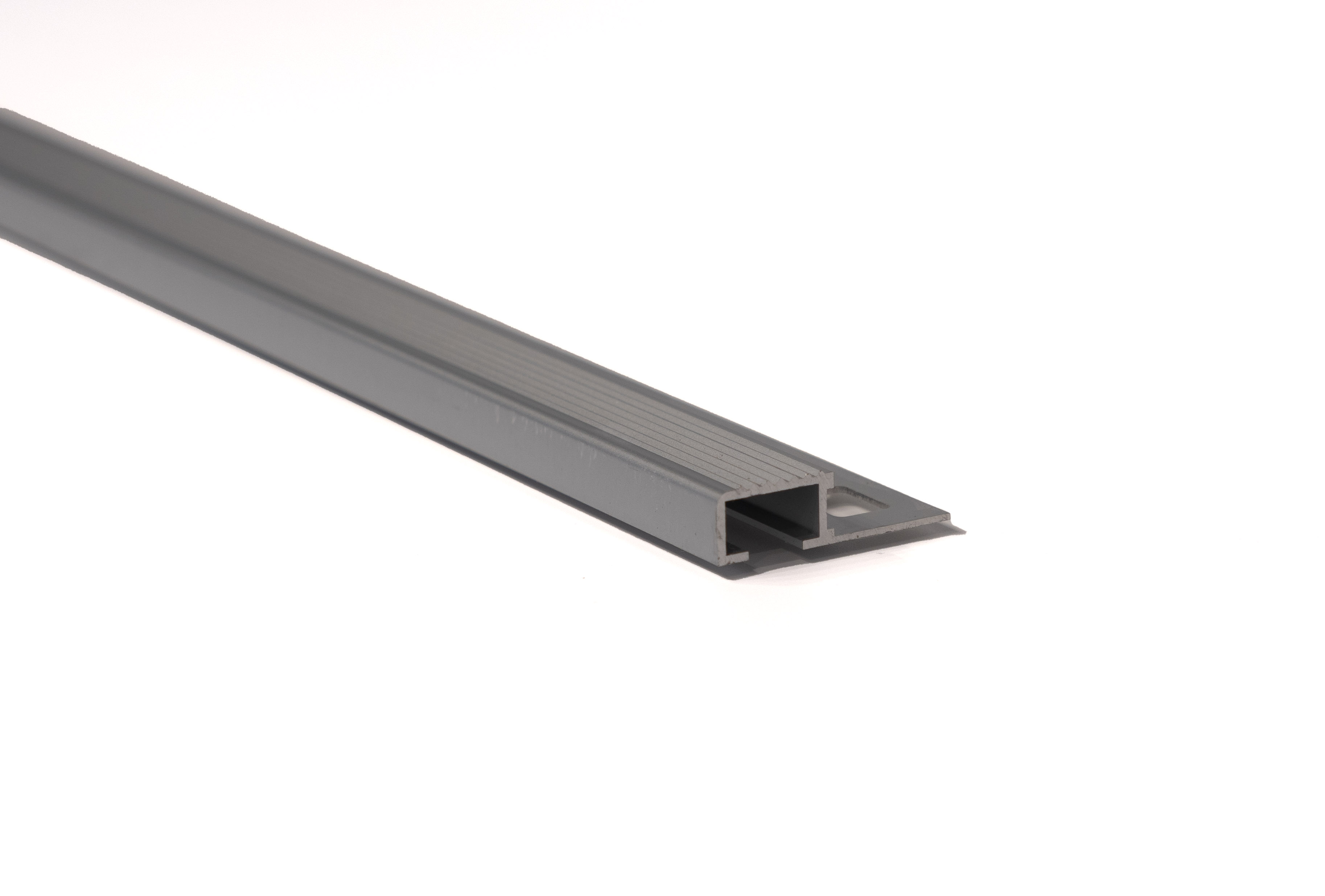 ProfiWall Plus ALU barázdált lépcső profil 10mm ezüst 2,5M – Fém profilok