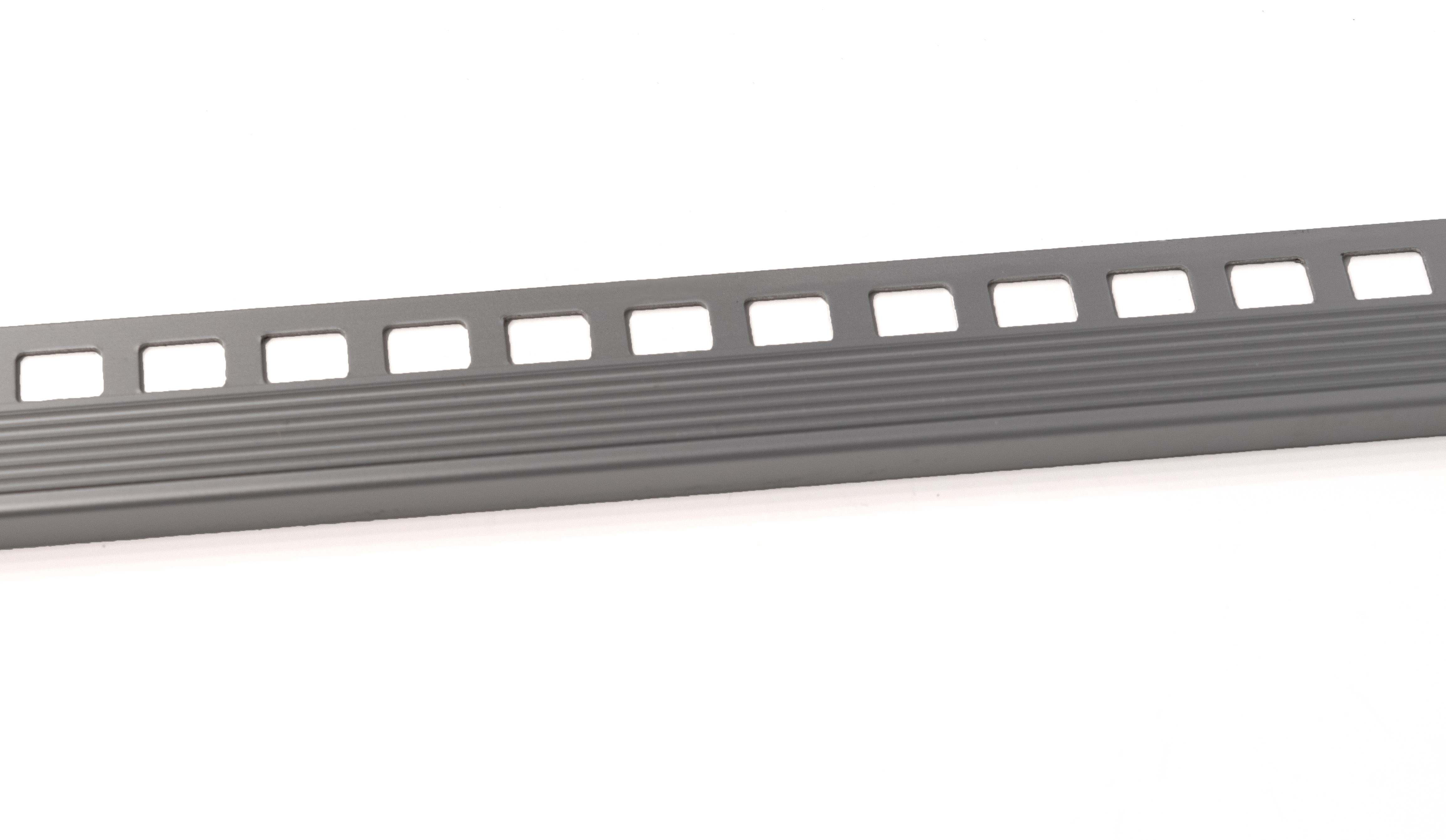 ProfiWall Plus ALU barázdált lépcső profil 10mm ezüst 2,5M – Fém profilok