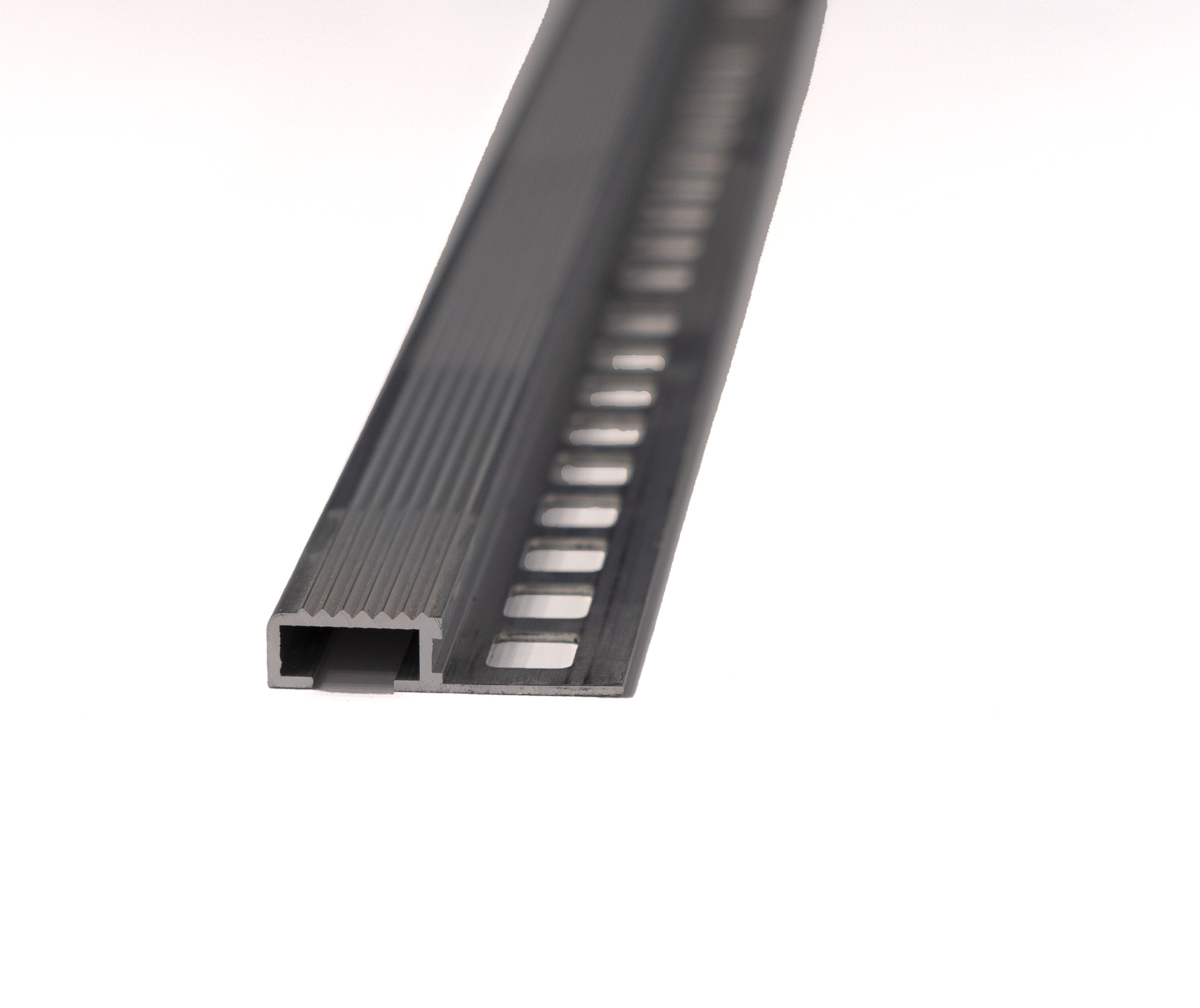 ProfiWall Plus ALU barázdált lépcső profil 8mm natúr 2,5M – Ezüst, Fém profilok