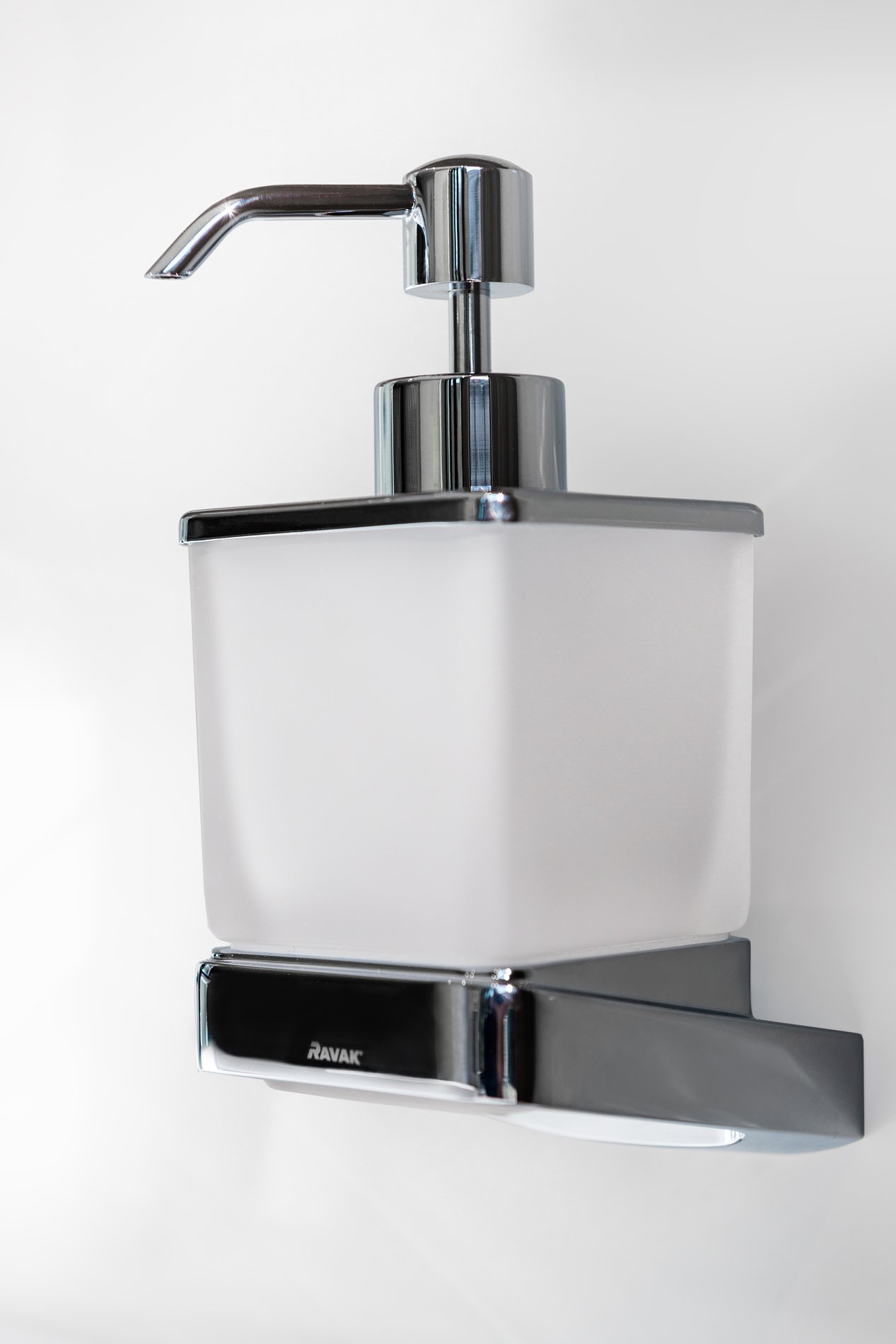 Ravak 10° folyékony szappan adagoló TD 231.00CR, króm, üveg – Fürdőszobai kiegészítő